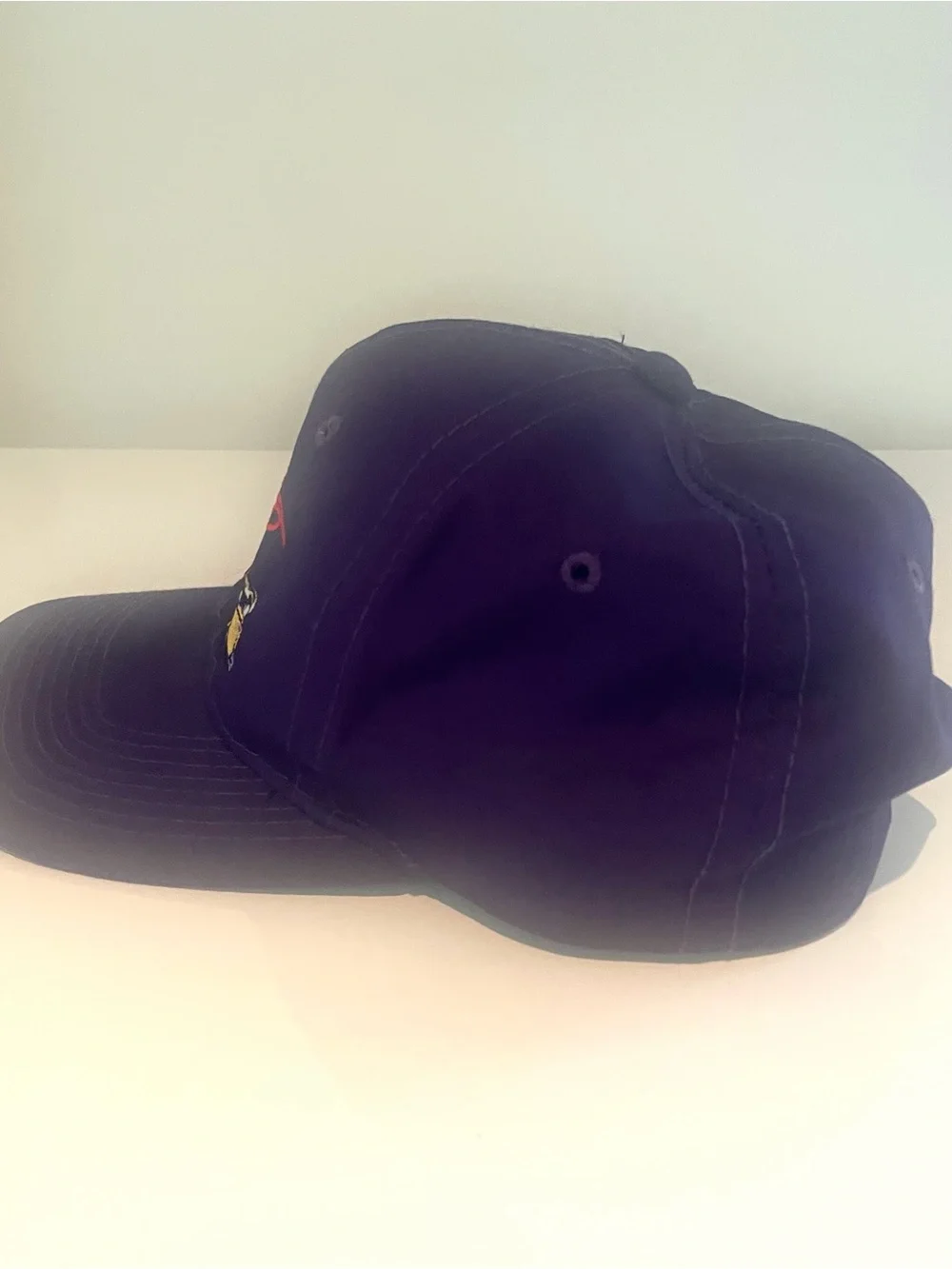 Rare Vintage 1993 RED GROOMS Ruckus Taxi Cab Purple Hat- NYC Exhibition - New